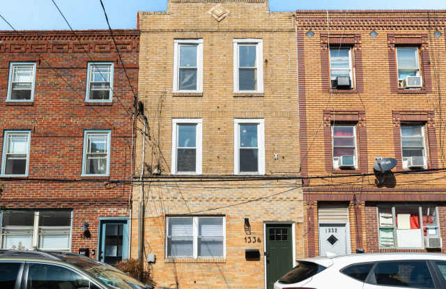 1334 E Passyunk Ave photos photos