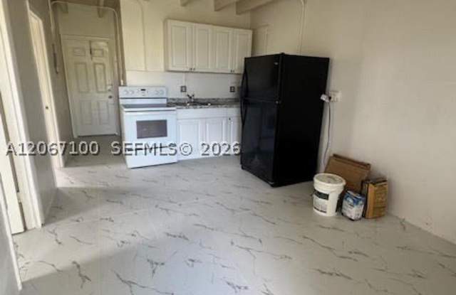 134 SW 3rd Ct Gallery 2