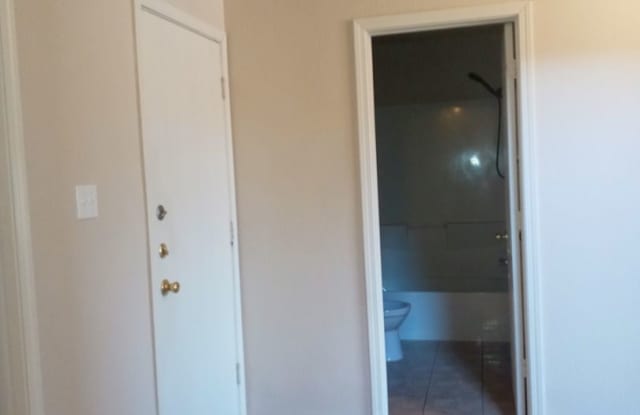 VENTANA RANCH-Bedroom,Full Bath Downstairs!!! - 9900 Sunshine Mesa Drive Northwest, Albuquerque, NM 87114