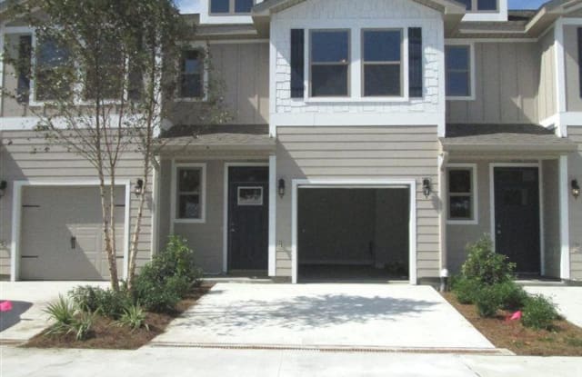 355 S E St - 355 S E St, Pensacola, FL 32502