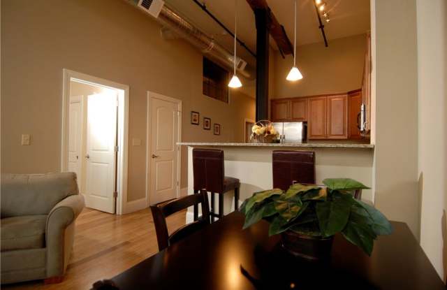 22 EAGLE Street Gallery 2
