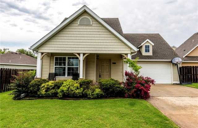 4352 Pecan  ST - 4352 West Pecan Street, Fayetteville, AR 72704