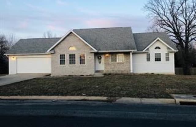 101 Summit Pass - 101 Summit Pass, Waynesville, MO 65583