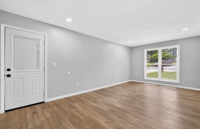 Renovated 3 bed/2 bath in Lithonia! Gallery 4