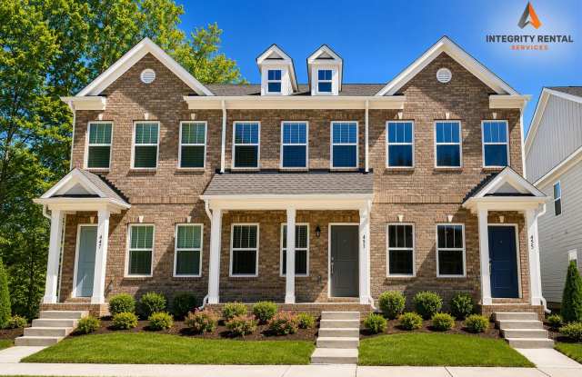 3 Bedroom Townhome Main Street Pineville - MOVE IN SPECIAL 1 MONTH FREE photos photos