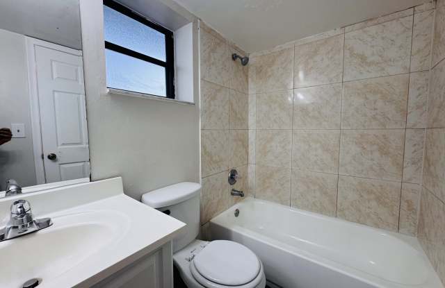 2050 North Congress Avenue Gallery 3