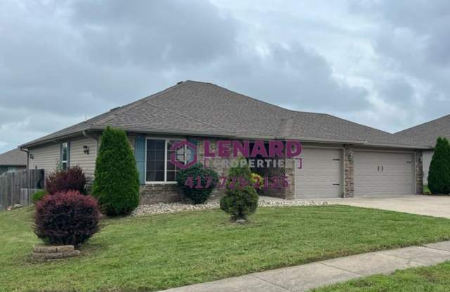 Beautiful 3 Bedroom House with Fenced in Yard! photos photos