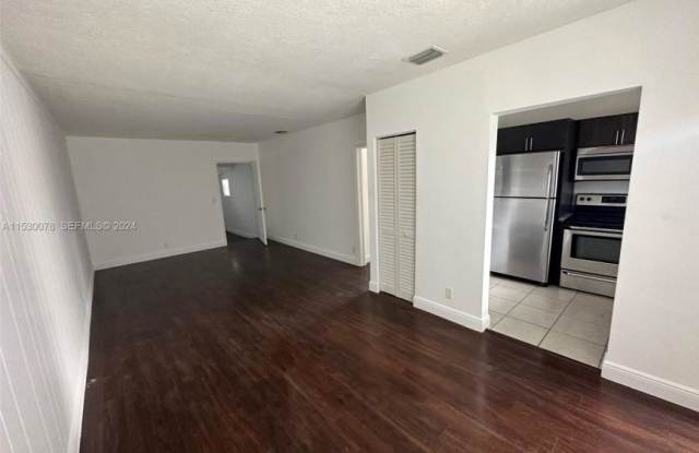 565 NE 65th St # 2 Gallery 3