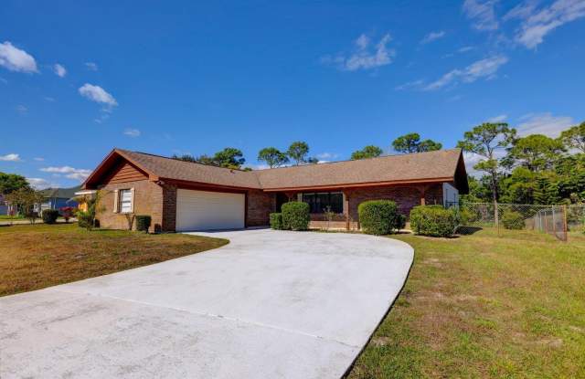 543 SE Greenway Terrace photos photos