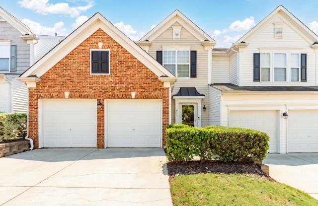Phenomenal location+ 3 bed 2.5 bath Townhome in Long Lake with Amenities Galore! Gallery 1