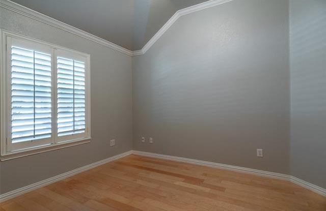 11441 La Grange Drive Gallery 2
