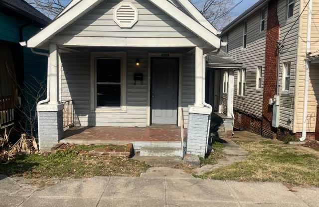 Knoxville 37921 - Charming 3-Bedroom, 1 Bath Home in Knoxville – Available Now! - Contact Lisa Vineyard and Shannon Russell (865) 216-9334 photos photos