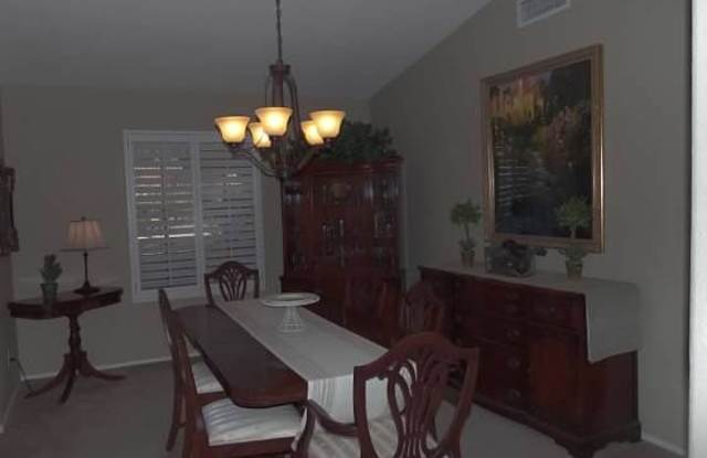 1143 E Sunburst Lane Gallery 3