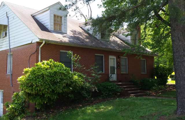 929 Glenwood Ave - 929 Glenwood Avenue, Greensboro, NC 27403
