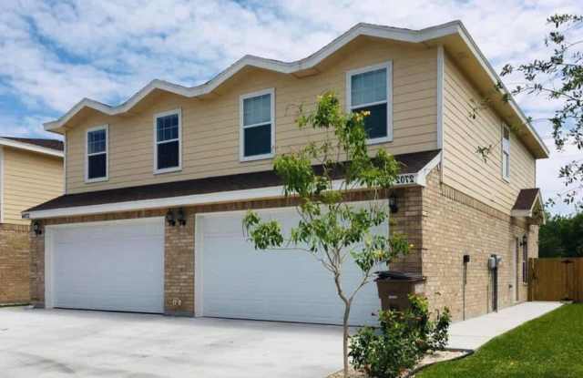 2606 Phoenix St photos photos