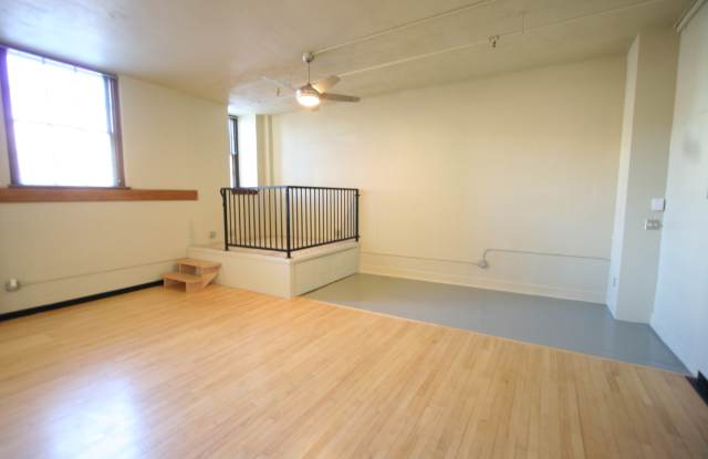 300 Tijeras Ave NE, Loft 211 Gallery 1