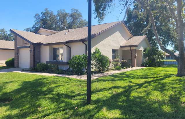 2/2/1 townhome for rent in the Heather of Weeki Wachee photos photos