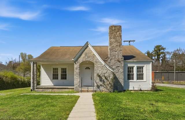 3 bedroom White Oak home available NOW! photos photos