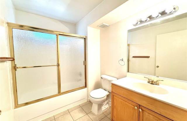 9070 SPRING MOUNTAIN Road Gallery 4