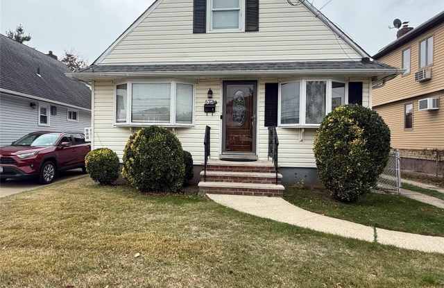 573 Lakeville Road photos photos