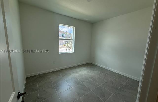 19623 SW 337th Ter Gallery 4
