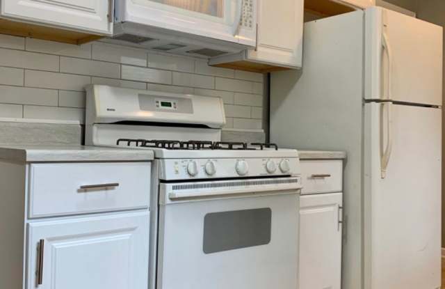 Spacious 4 Bedroom 1 Bath house in Crystal!! photos photos