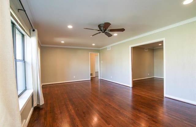 6824 Southridge Drive Gallery 4
