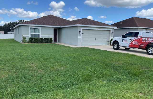 4/2 Home in Gated Community Gallery 1