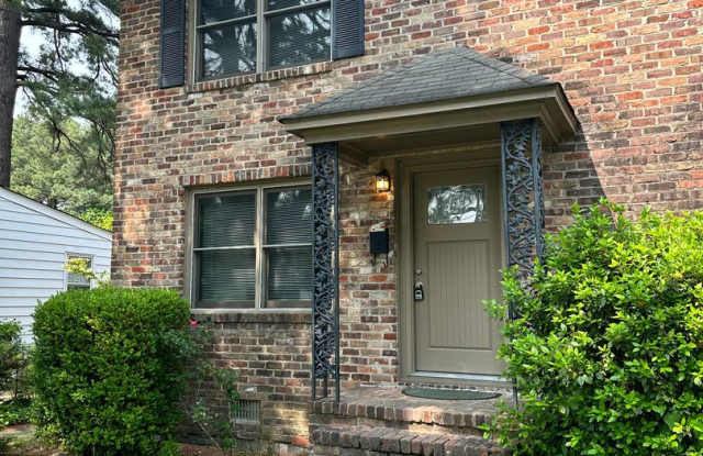Beautiful townhome in the City of Williamsburg! Available June 2025! - 909 Lafayette Street, Williamsburg, VA 23185