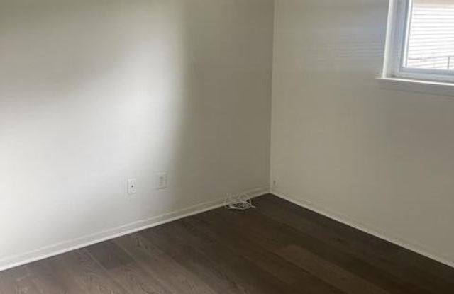 23484 Larkshire Street Gallery 4