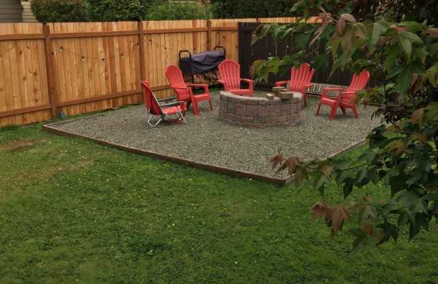 Puyallup Cottage - 421 10th Street Southwest, Puyallup, WA 98371