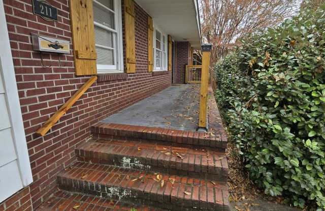 211 Stanley Avenue Gallery 2