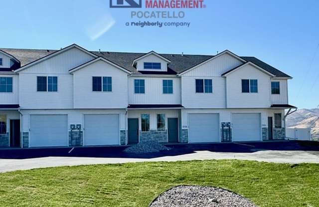 BRAND NEW 3 bed 2.5 Bath Townhome - Small dog negotiable photos photos