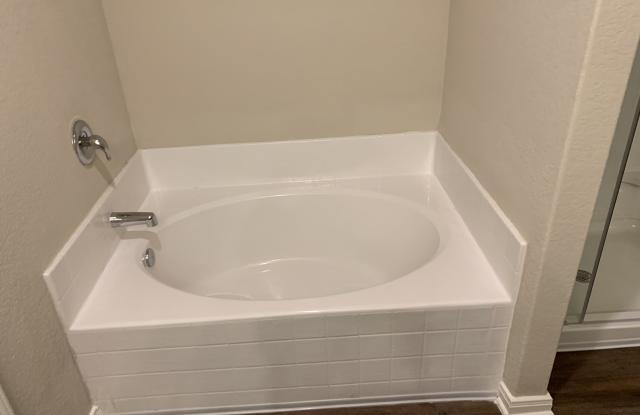 7829 Bluewater Cv Gallery 3
