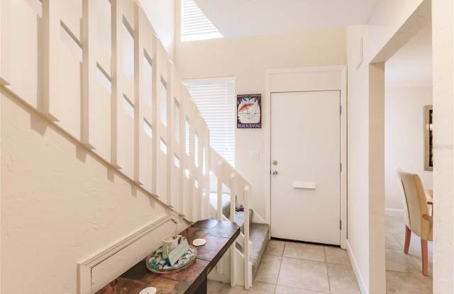 1205 E PEPPERTREE Drive Gallery 3