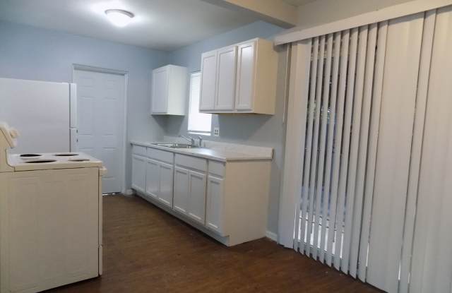 3 Bedroom 1 Bath Home For Rent at 4512 Lawne Ct. Orlando, Fl. 32808 Gallery 4