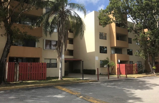 8002 SW 149 AV #B-314 - 8002 SW 149th Ave, Kendall West, FL 33193