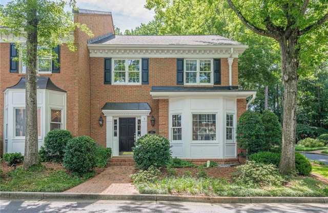 5427 Trentham Drive Gallery 1