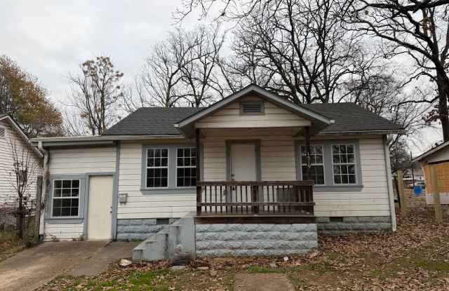 $1300 Move In Special - 1519 South 16th Street, Fort Smith, AR 72901