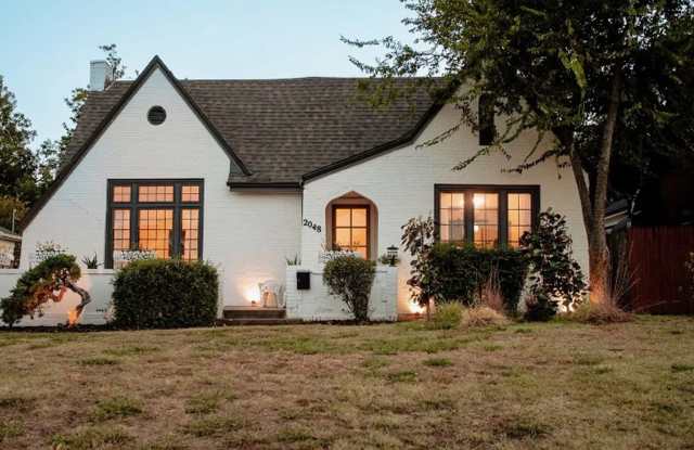 Stylish  Fully Furnished Home in the Heart of OKC photos photos