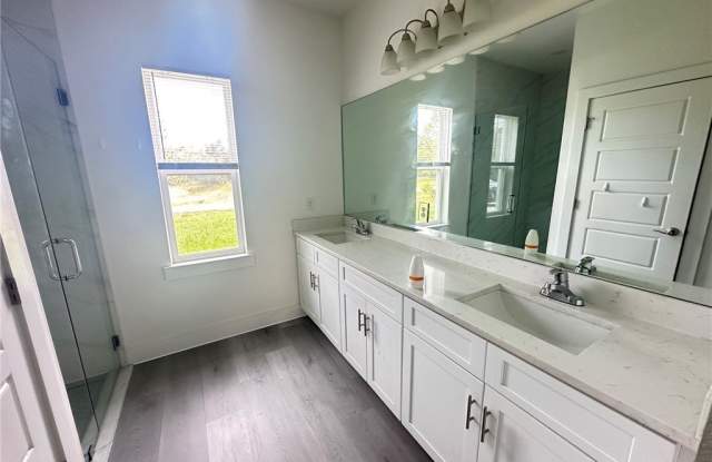 2810 W Huron Lane Gallery 2