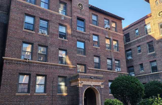 6264 Saunders Street unit: 2L photos photos