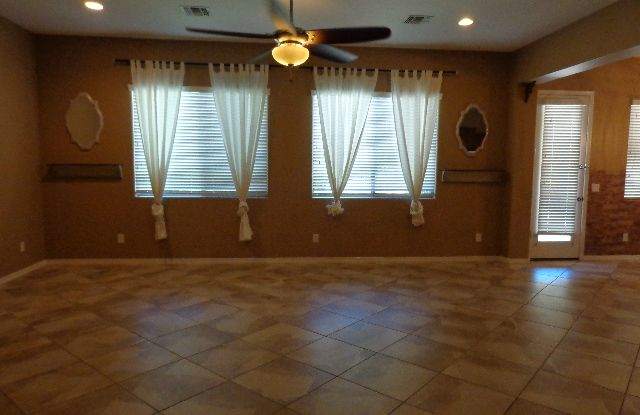 4360 E Beechnut Gallery 3