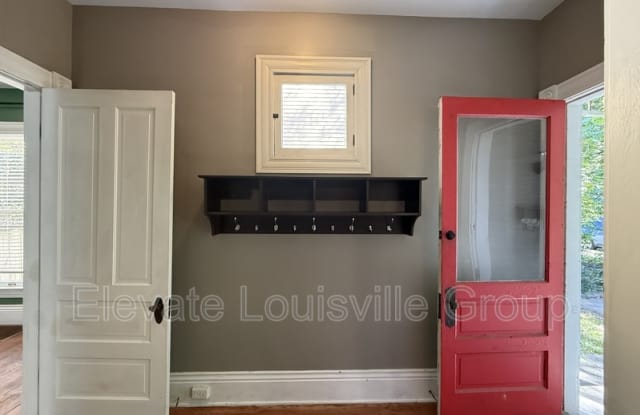 102 Waverly Court Gallery 3