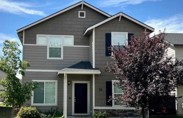 4 bed 2.5 bath home just off Pine Ave and N Black Cat Rd. photos photos