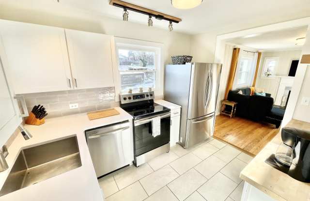 1325 WILLOW DR Gallery 2