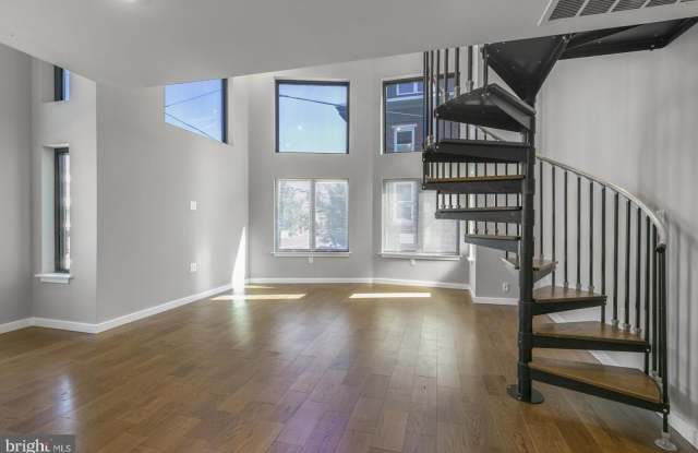 1142 CREASE STREET photos photos