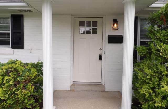 286 Zandale Drive Gallery 4