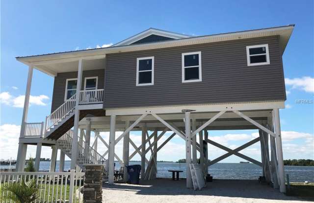 380 BAY SHORE DRIVE - 380 Bay Street, Palm Harbor, FL 34683