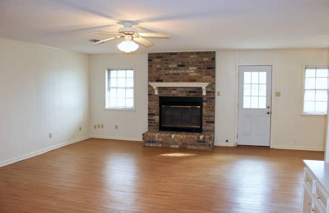 1600 Navratil Gallery 4